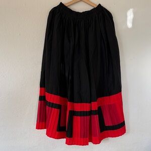Margarete of Santa Fe Pleated Wearable Art Skirt in Black and Red No Size